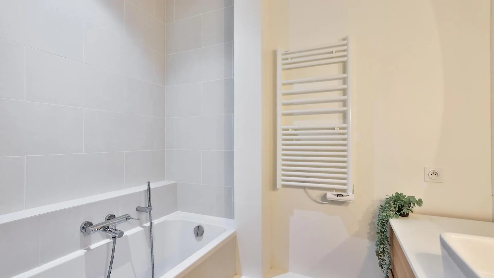 Apartmán Stylish 2Br In Private Mansion At Rue De Passy Paříž